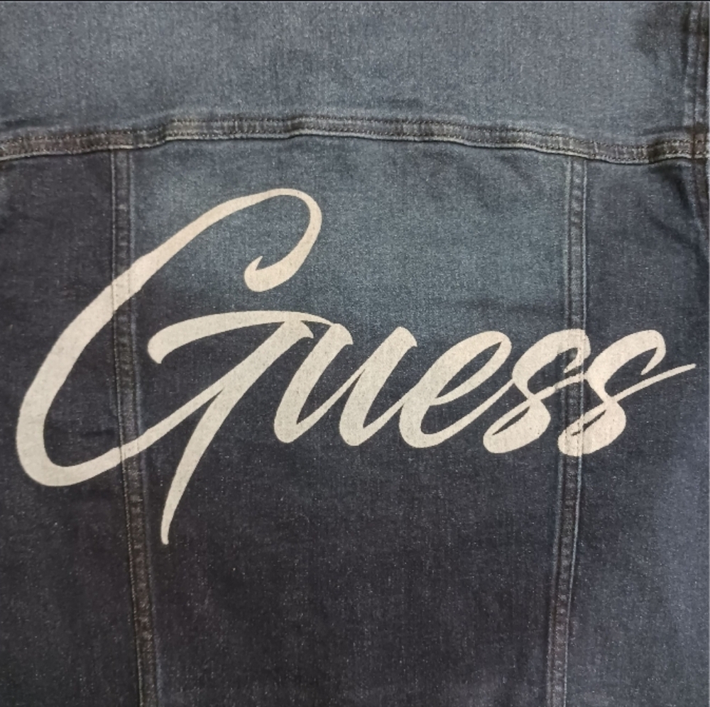 Guess Martha Cropped Denim Jacket Retro Script Logo Raw Hem - Picture 2 of 8